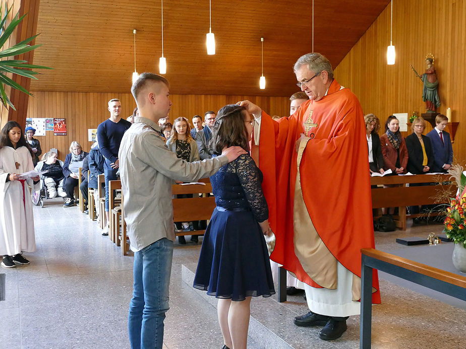 Firmung 2019 in Naumburg (Foto: Karl-Franz Thiede)